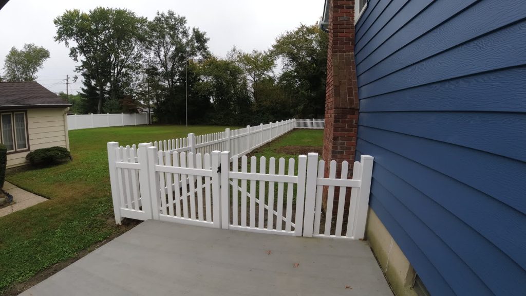 4' Spaced Picket 1 4'-vinyl-picket-fence