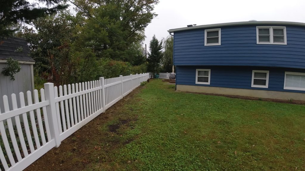 4' Spaced Picket 2 4'-vinyl-picket-fence