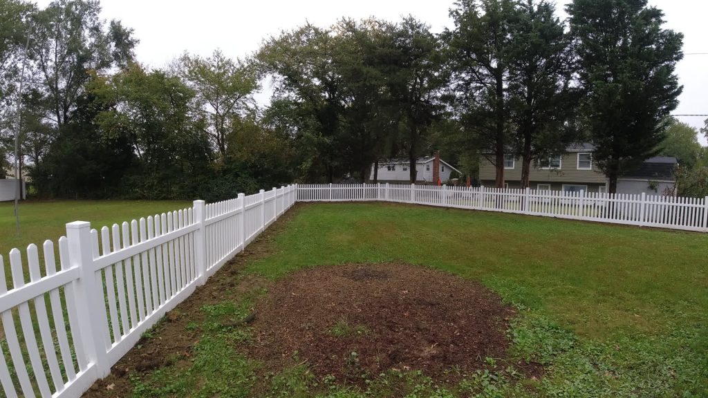 4' Spaced Picket 4 4'-vinyl-picket-fence