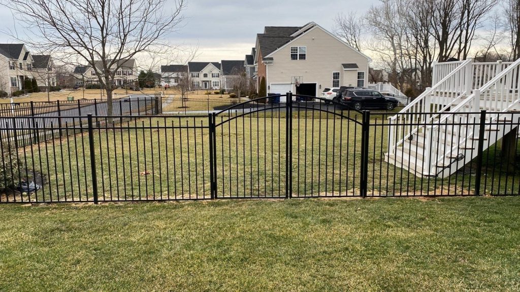 black-aluminum-pool-fence