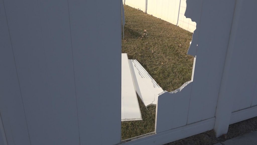 damaged-vinyl-fence-panel