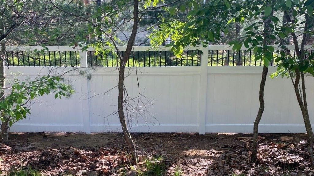 white vinyl pvc fence closed spindle top